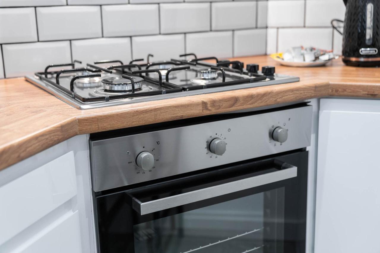 Two Bedroom Apartment - En Suites - Smart Tv'S - Wifi - Netflix - Bearwood Birmingham Exteriér fotografie